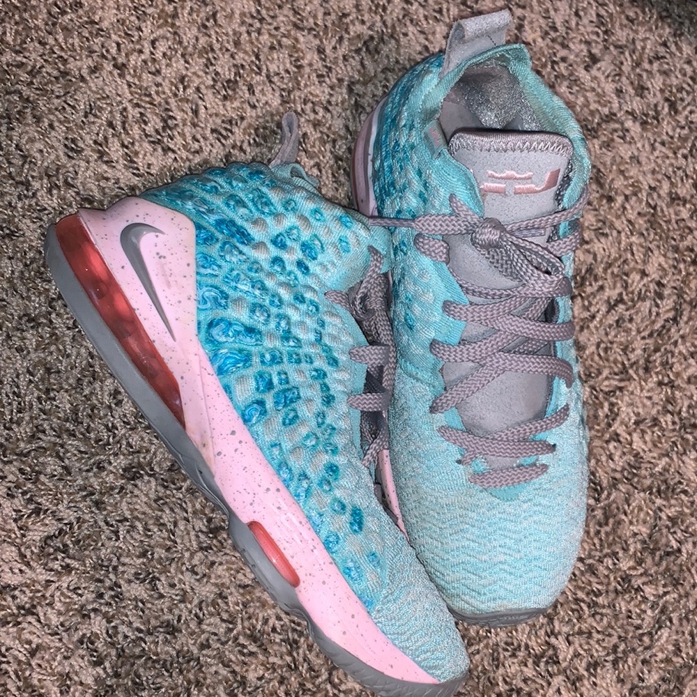 Nike Lebron Size 7Y